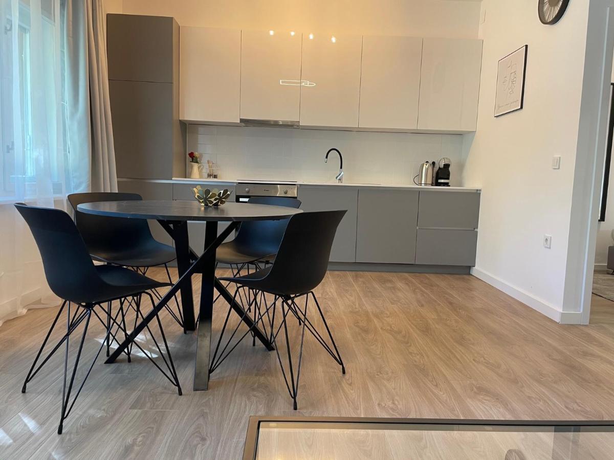 Apartments Ella Загреб Экстерьер фото